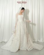 P1 - WHISPERS OF A QUEEN