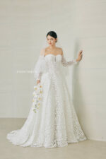 P568- FLORAL LACE - SLEEVES - Image 2